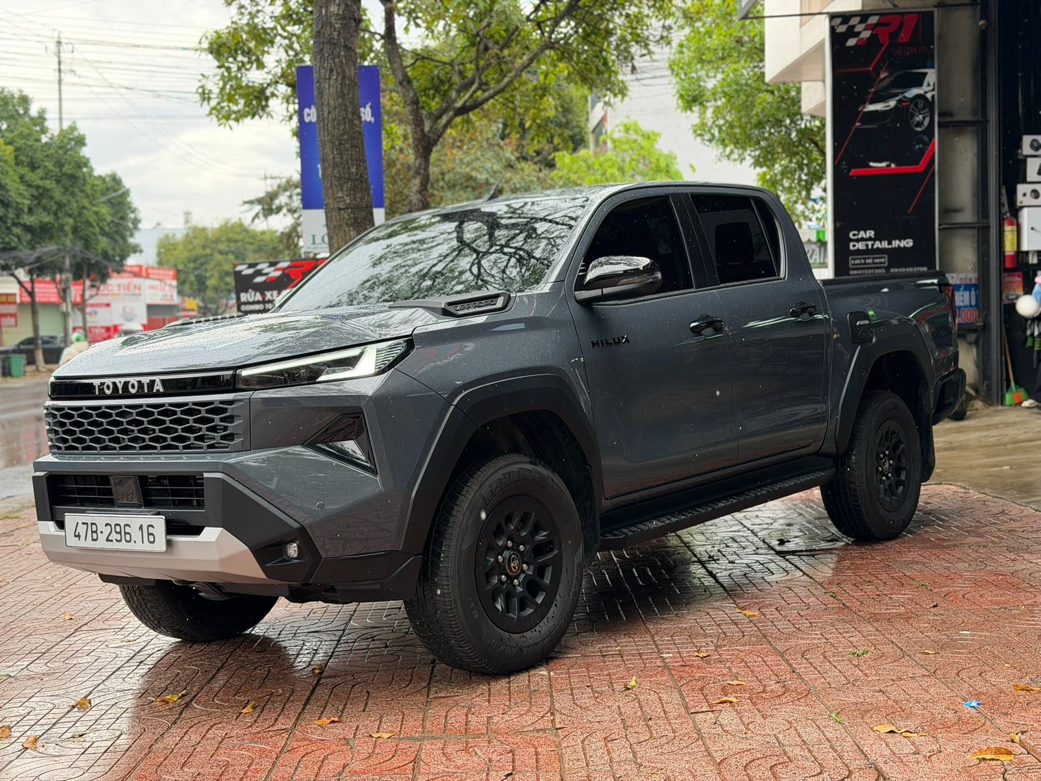 Toyota Hilux mới 100% – nâng cấp ngay khi vừa nhận xe. - Image 4