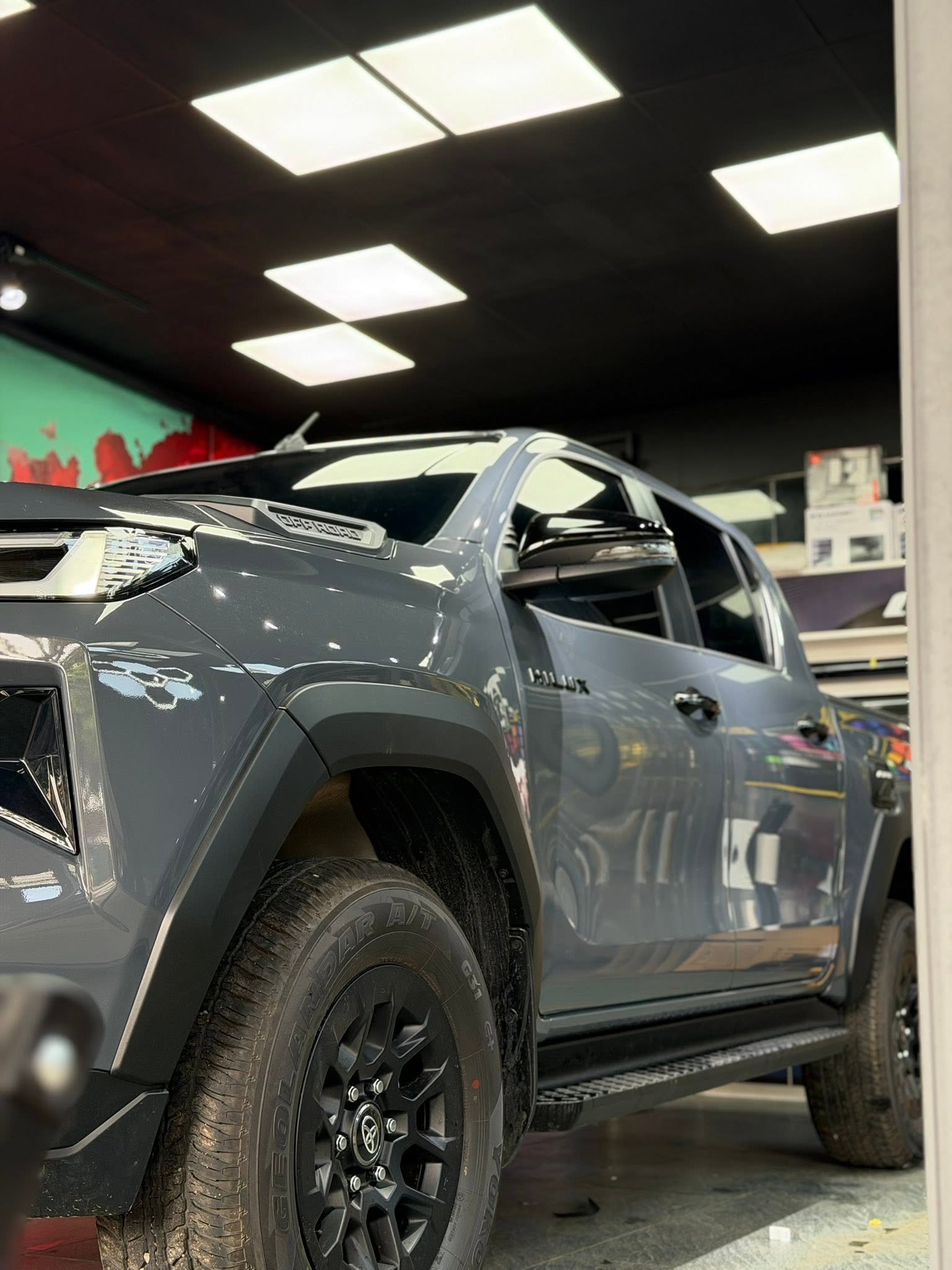 Toyota Hilux mới 100% – nâng cấp ngay khi vừa nhận xe. - Image 2