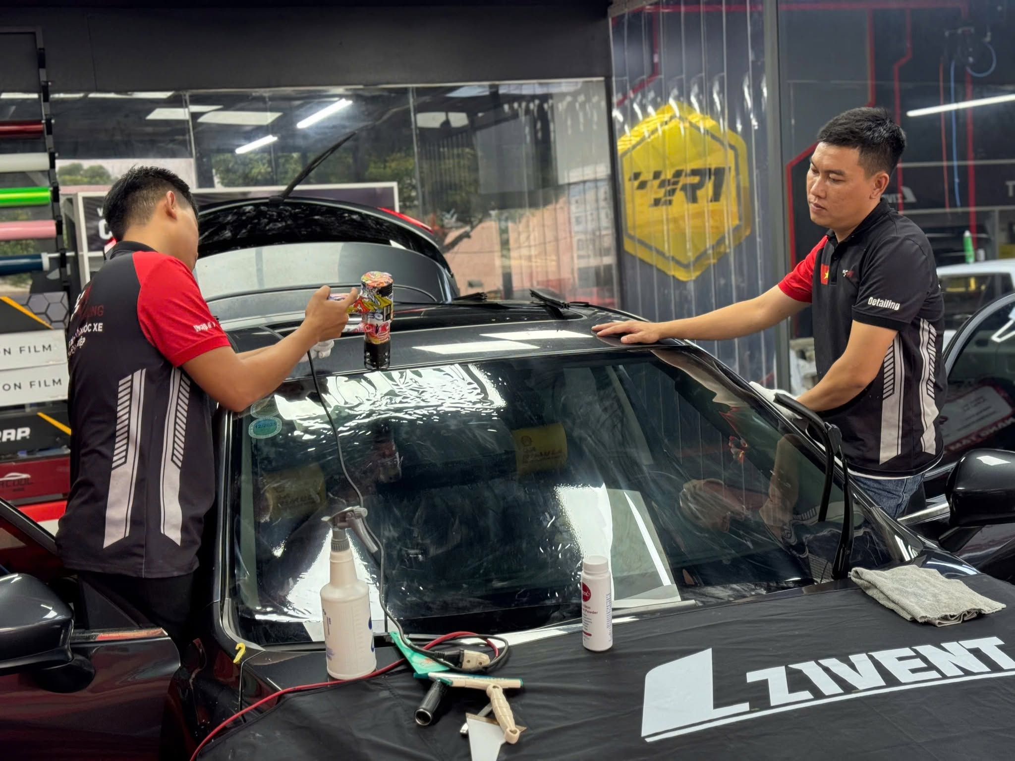 Bảo vệ – An toàn – Thoải mái: Combo dán film cách nhiệt & camera hành trình cho Mazda” - Image 3